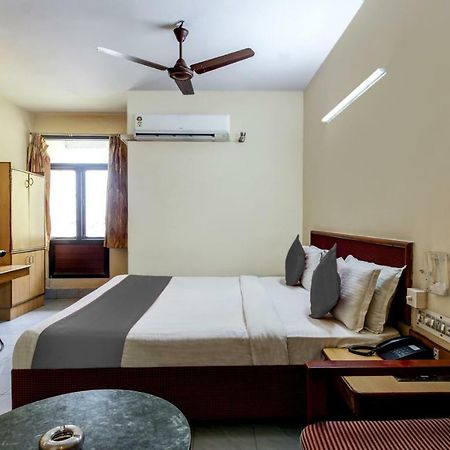 Hotel Saaket Residency Visakhapatnam Exteriör bild