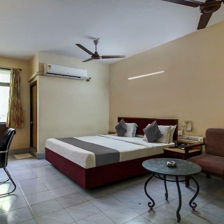 Hotel Saaket Residency Visakhapatnam Exteriör bild