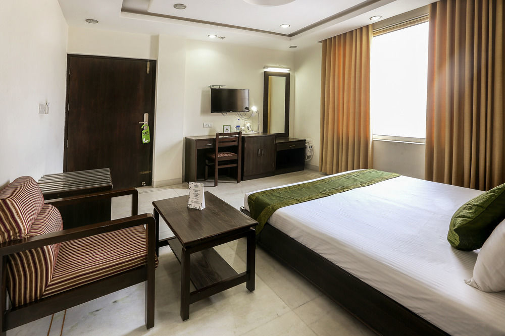 Hotel Saaket Residency Visakhapatnam Exteriör bild