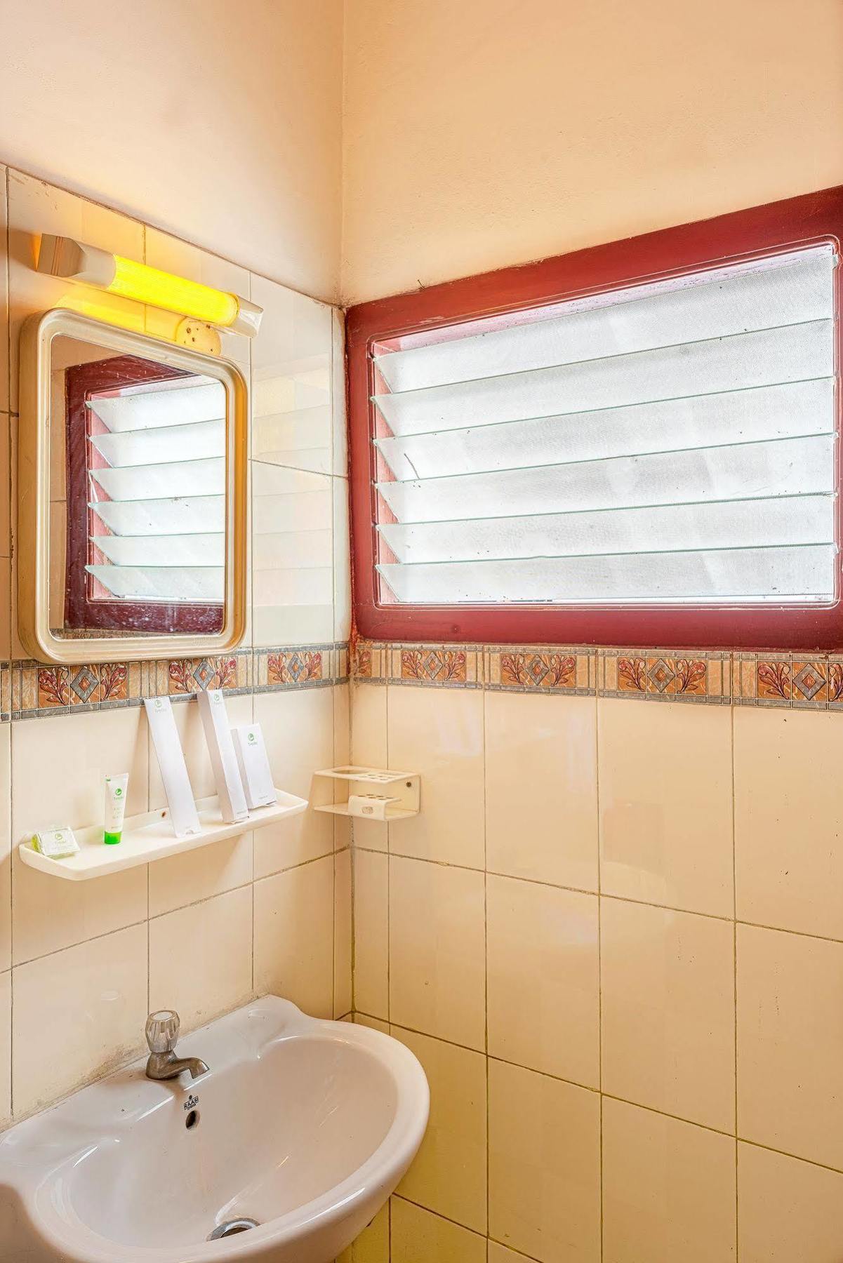 Hotel Saaket Residency Visakhapatnam Exteriör bild