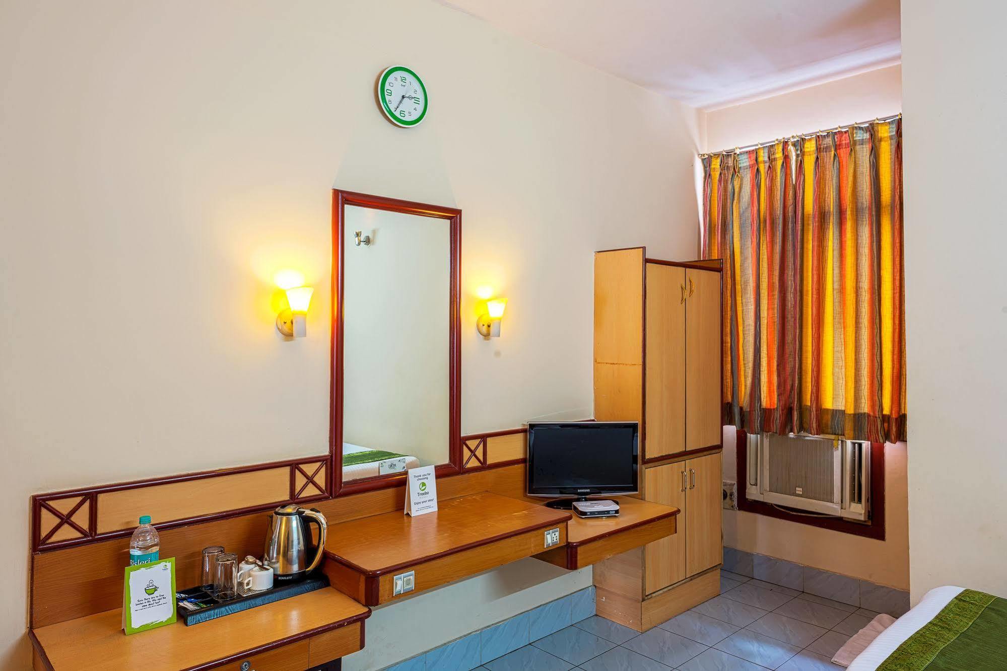 Hotel Saaket Residency Visakhapatnam Exteriör bild