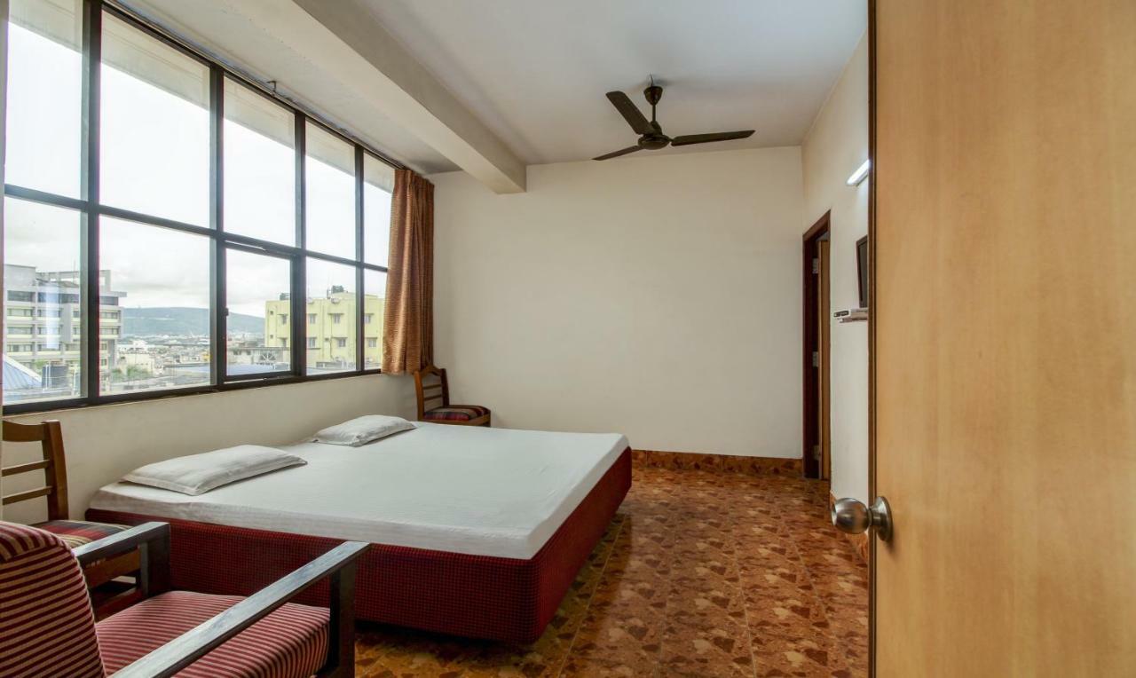 Hotel Saaket Residency Visakhapatnam Exteriör bild