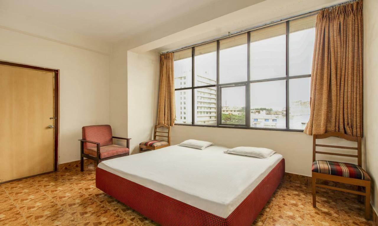 Hotel Saaket Residency Visakhapatnam Exteriör bild
