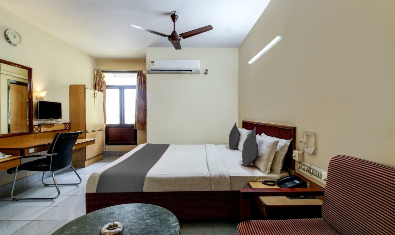 Hotel Saaket Residency Visakhapatnam Exteriör bild