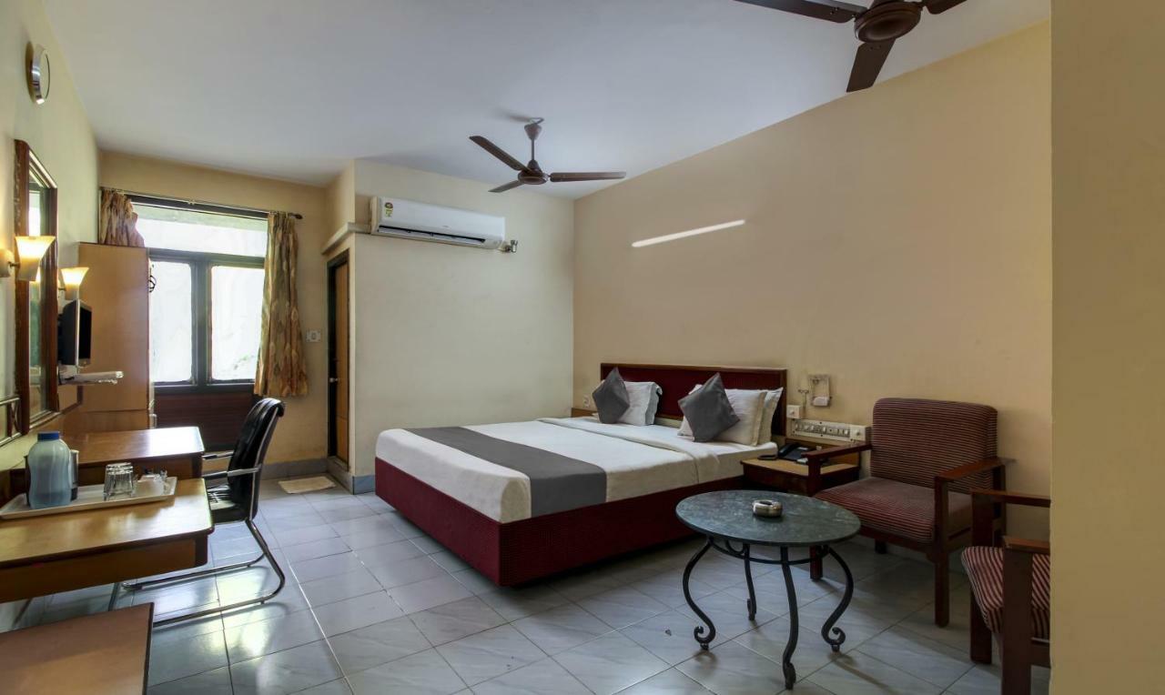 Hotel Saaket Residency Visakhapatnam Exteriör bild