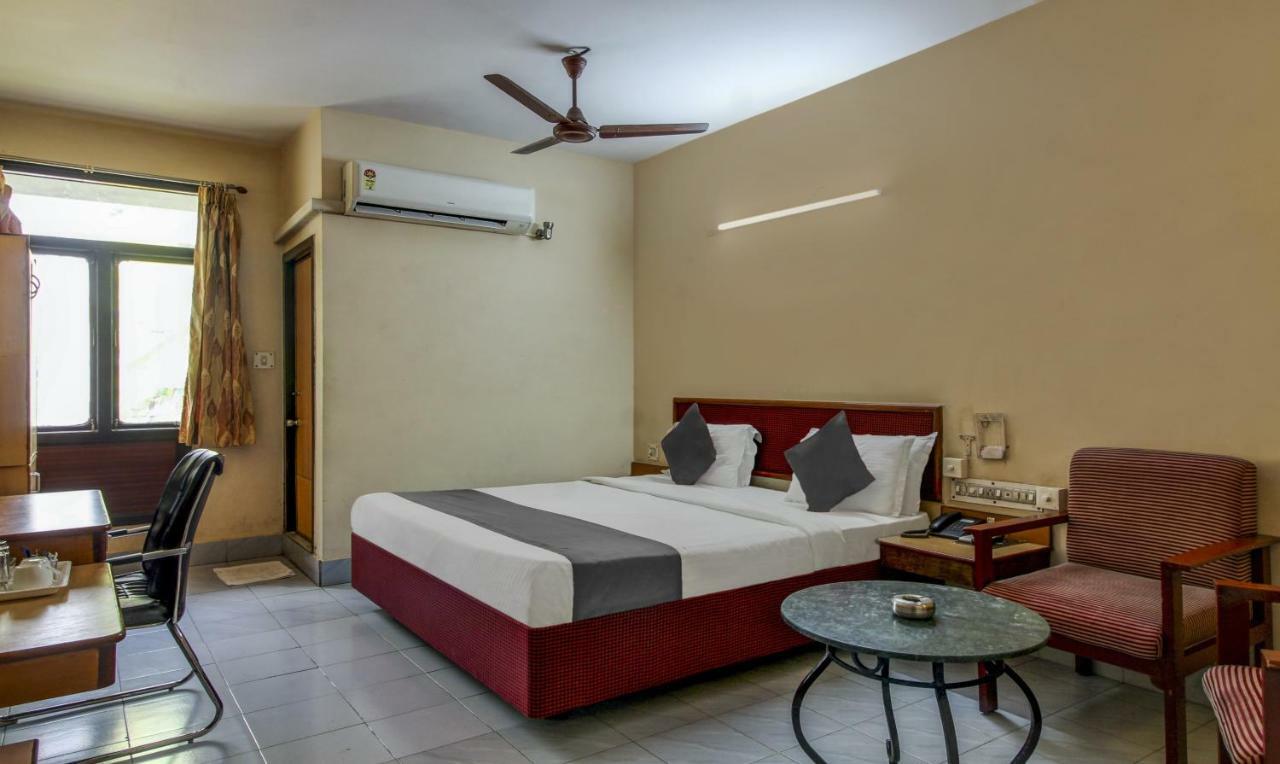 Hotel Saaket Residency Visakhapatnam Exteriör bild