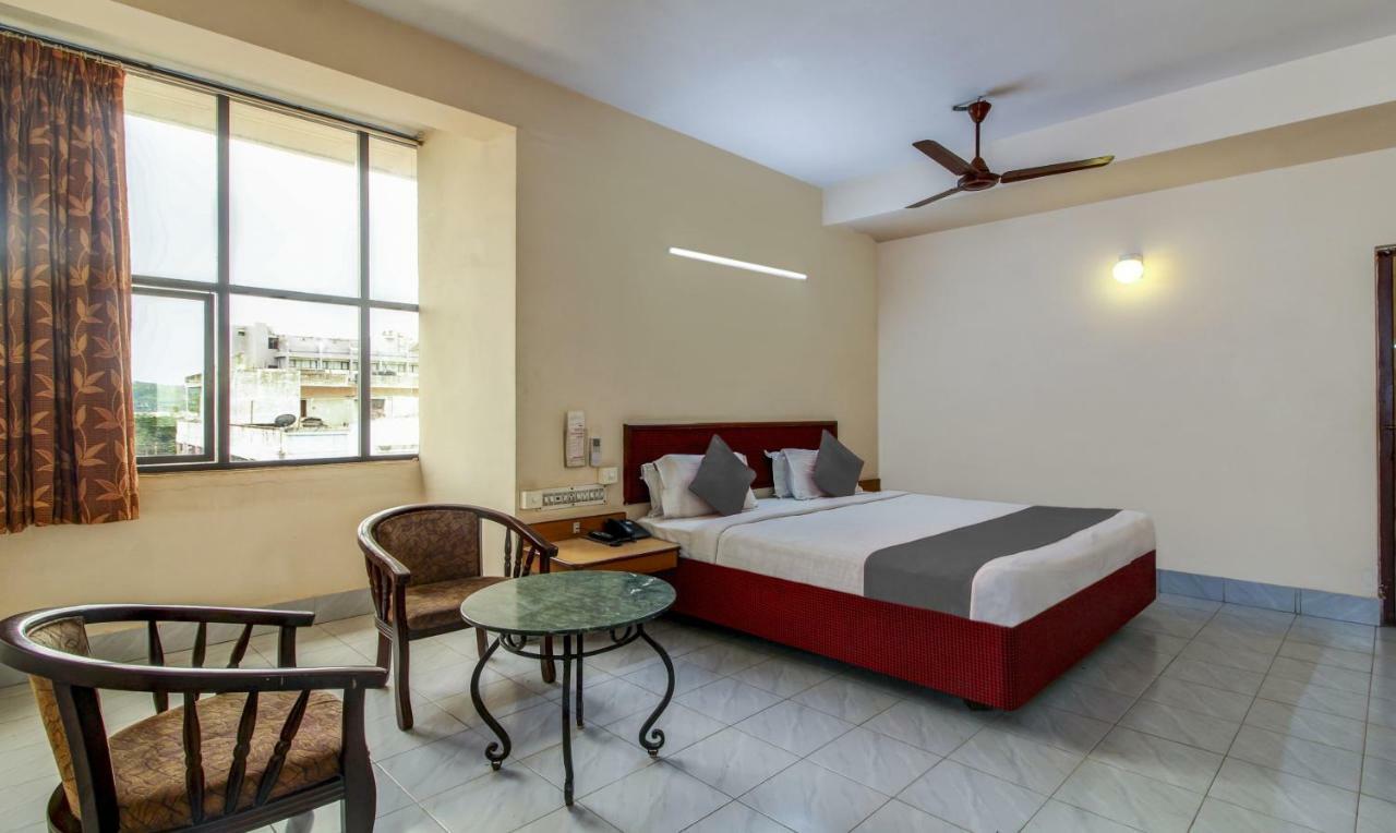 Hotel Saaket Residency Visakhapatnam Exteriör bild
