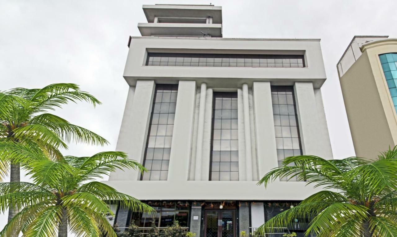 Hotel Saaket Residency Visakhapatnam Exteriör bild